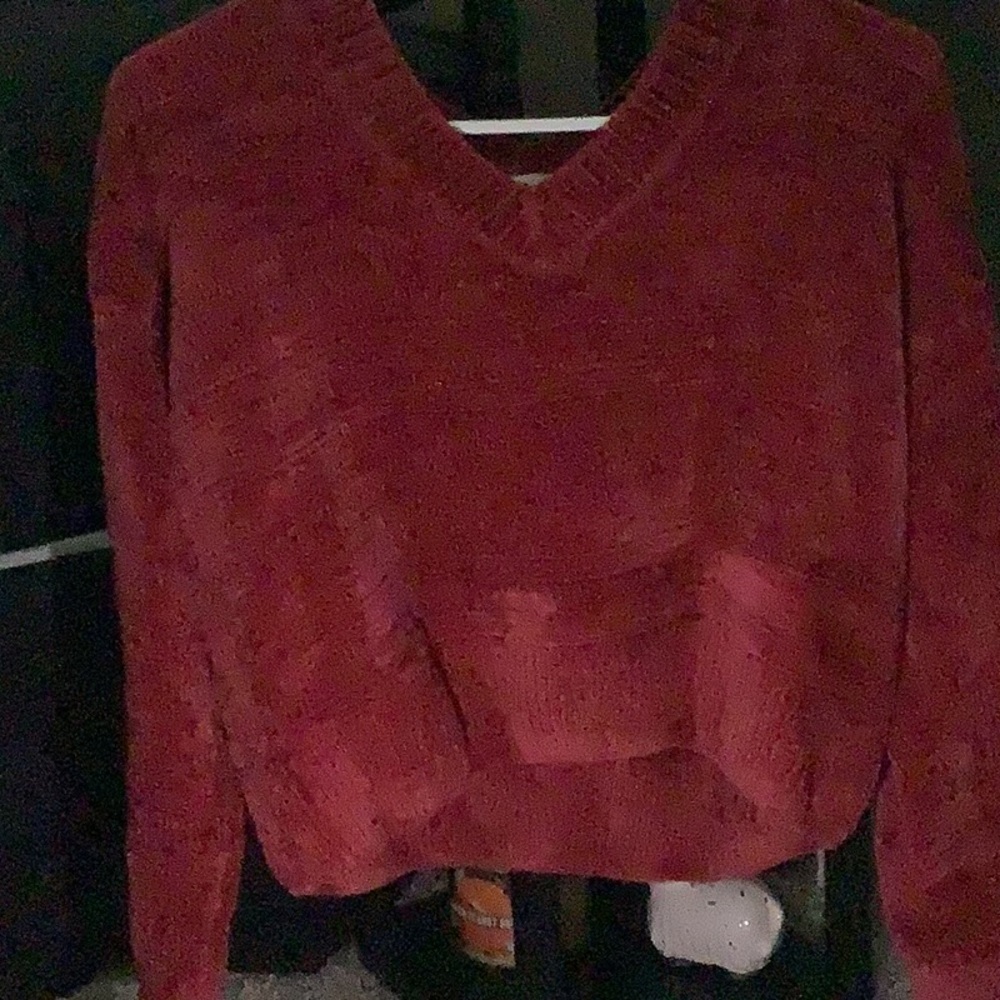 Bubble line print v sweater